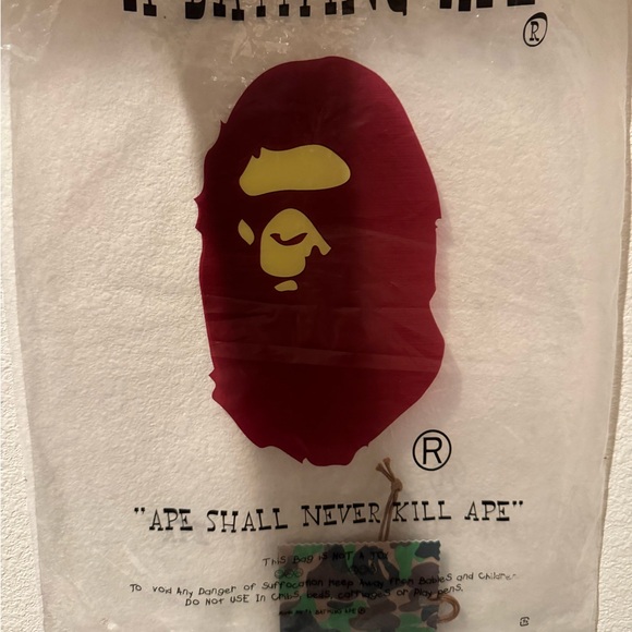 Red and black bape tee - Picture 4 of 4